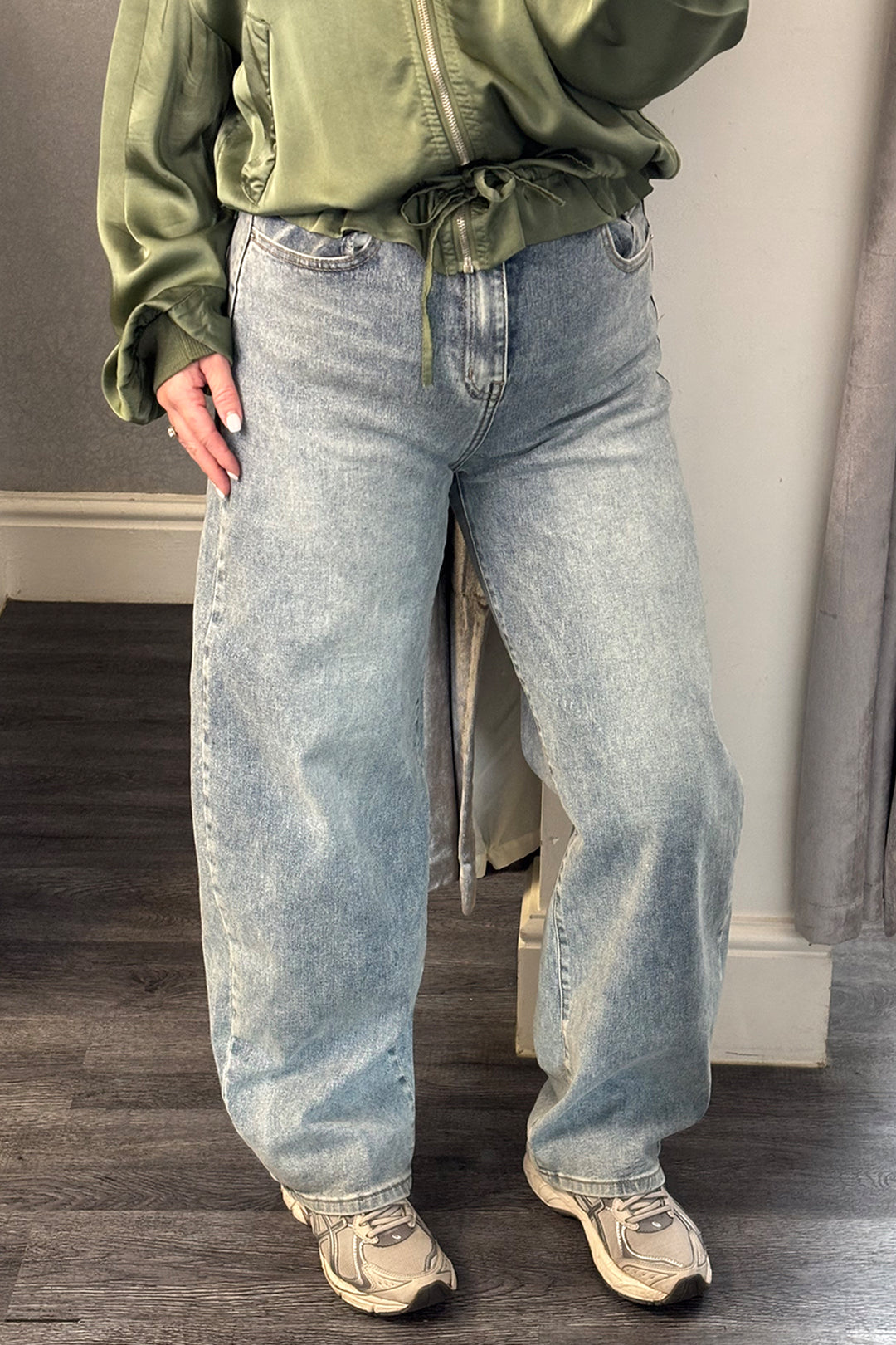Mid Denim Barrel Leg Jeans